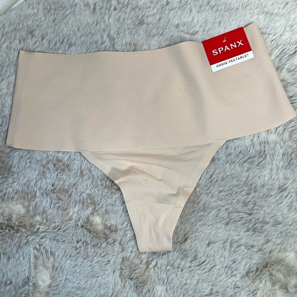SPANX | Undie-tectable® Smoothing Thong, Soft Nude, Size M, NWT - Picture 2 of 11